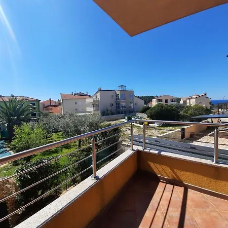 Suncokret Yourcroatiaholiday Premantura