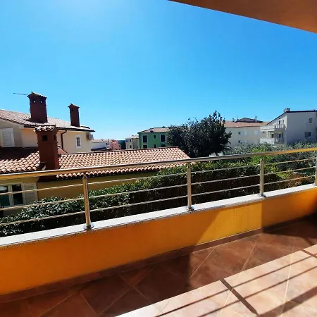 Suncokret Yourcroatiaholiday * Premantura