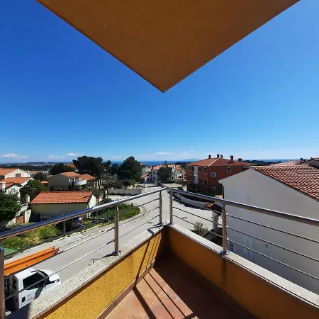 Suncokret Yourcroatiaholiday Apartment Premantura