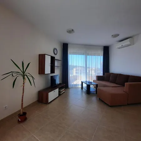 Suncokret Yourcroatiaholiday * Premantura